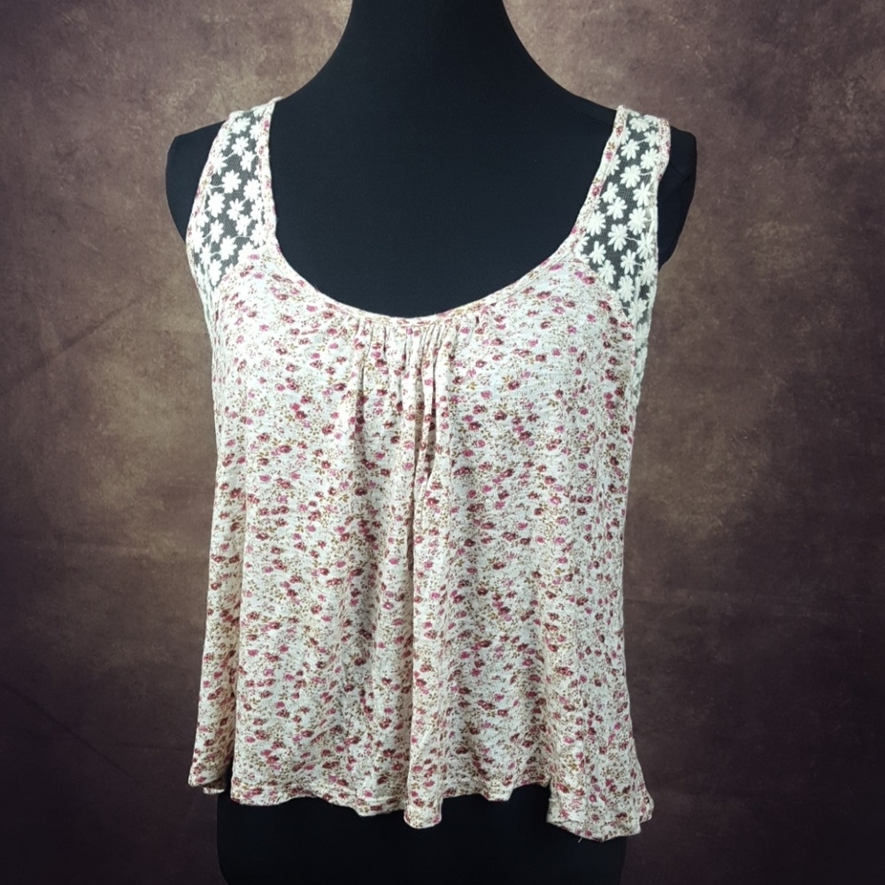 S.O.Y Floral Top - Size M